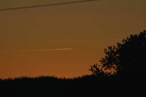 Wolken Gegen Die Untergehende Sonne — Stockfoto