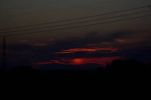 Sol Que Esconde Atrás Das Nuvens Por Sol — Fotografia de Stock