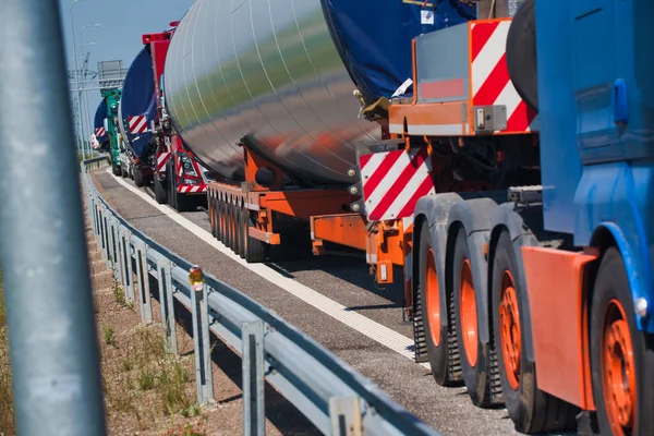 Transport Steel Wind Turbine Mast Components Trucks — Stock Photo, Image