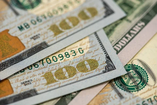 100 doları notlar yakın çekim