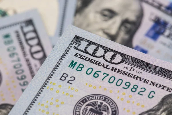 100 doları notlar yakın çekim