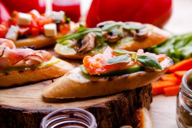 Bahar sebze kasesi için malzemeler. Lezzetli sağlıklı yiyecekler. en üstteki görünüm