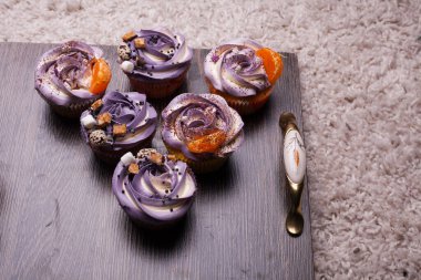 Gül şeklinde el yapımı marşmelov..