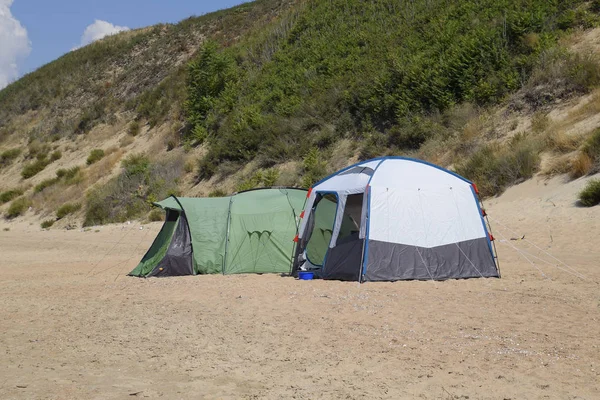 Namiot Turystyczny Piasku Parking Turystów Plaży — Zdjęcie stockowe