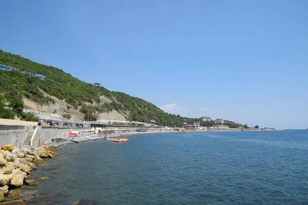 Novorossiysk Rusia Agosto 2018 Playa Del Mar Shirokaya Balka Cerca —  Fotos de Stock