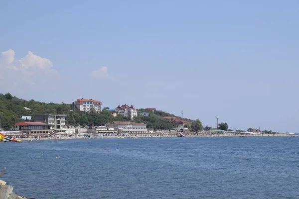 Novorossiysk 러시아 2018 Shirokaya 근처에 Novorossiysk의 해변의 인프라입니다 — 스톡 사진