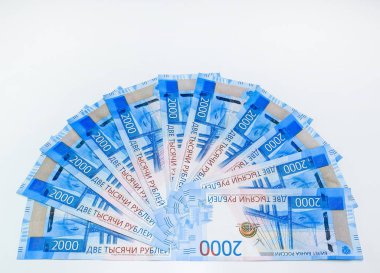 Rus parası banknotların nominal değeri iki bin. Rusya'nın bankanın yeni bilet. Rus parası