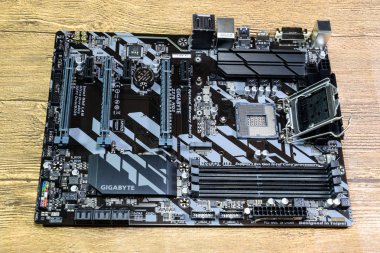 İşlemci Intel Gigabit anakart.