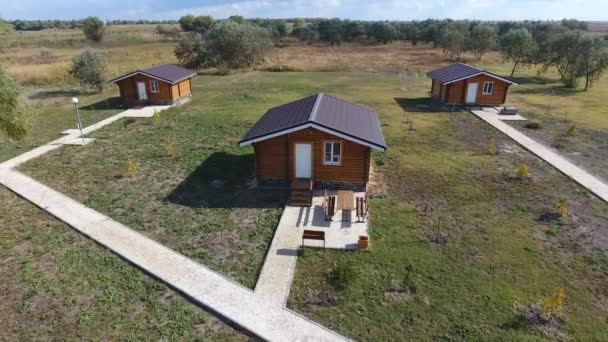 Casas com base em descanso. Casas para turistas e caçadores — Vídeo de Stock