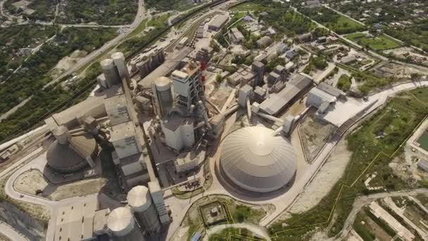 Fabrik för produktion och beredning av byggnad cement. Cementindustrin. — Stockvideo