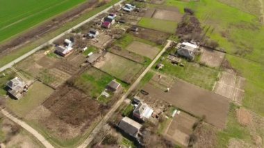 Arazi yaklaşıyor. Rustik arsa. Arsa.