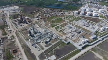 Birincil ve derin petrol rafine petrol rafineri tesisi.