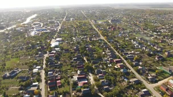 Blick von oben auf das Dorf. das Dorf poltawskaja. — Stockvideo