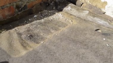 Kış için gizleme çatı malzemesi altında asker hataları.