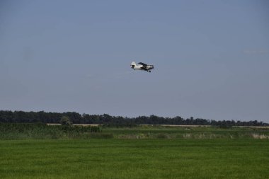 Uçak tarımsal Havacılık bir-2. Gübre ve tarım ilaçları sahasında, uçak ile püskürtme.