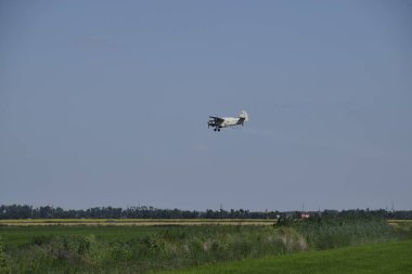 Uçak tarımsal Havacılık bir-2. Gübre ve tarım ilaçları sahasında, uçak ile püskürtme.