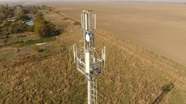 Hücresel Kule Hücresel Telefon Sinyal Aktarımı Için Ekipman Hücresel Kule — Stok fotoğraf