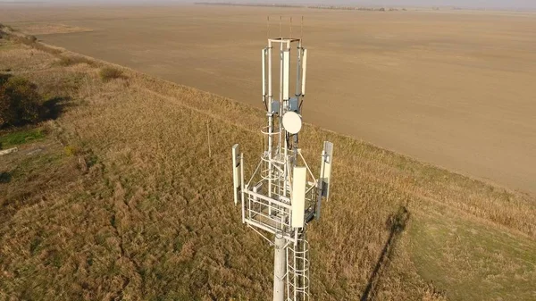 Сотовая Вышка Оборудование Ретрансляции Сотового Мобильного Сигнала Сотовая Вышка — стоковое фото