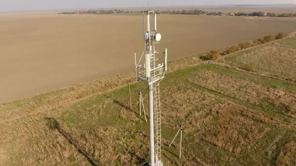 Cellulaire Toren Apparatuur Voor Het Doorgeven Van Cellulaire Mobiele Signaal — Stockvideo