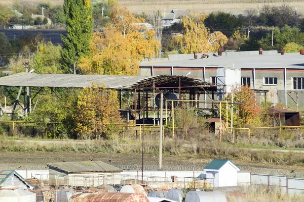 Vecchi Edifici Abbandonati Dell Fabbrica Magazzini Impianto Petrolifero Essenziale Distrutto — Foto Stock