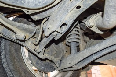 Alt görünümü bir araba.