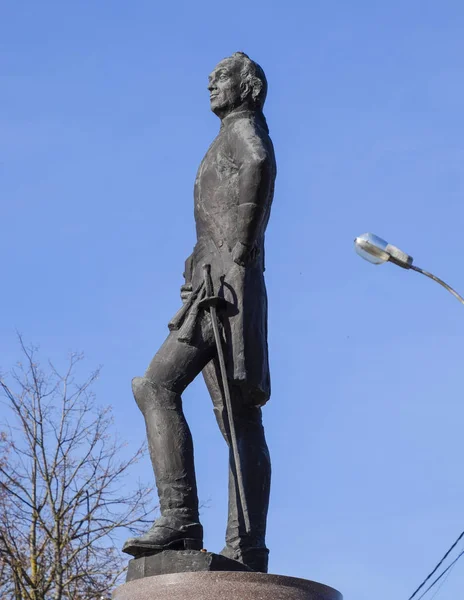 スワローの記念碑。偉大な指揮者の記念碑 — ストック写真