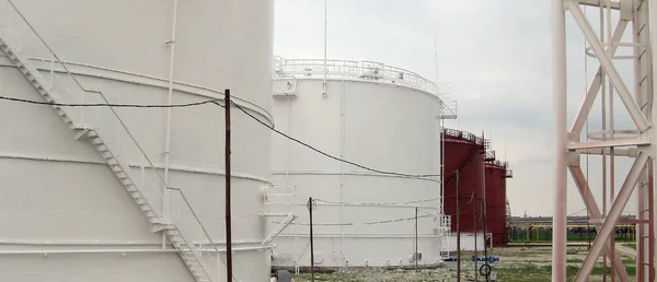 Dikey Çeliği Yerleştir Petrol Benzin Gazyağı Dizel Diğer Sıvıları Depolama — Stok fotoğraf