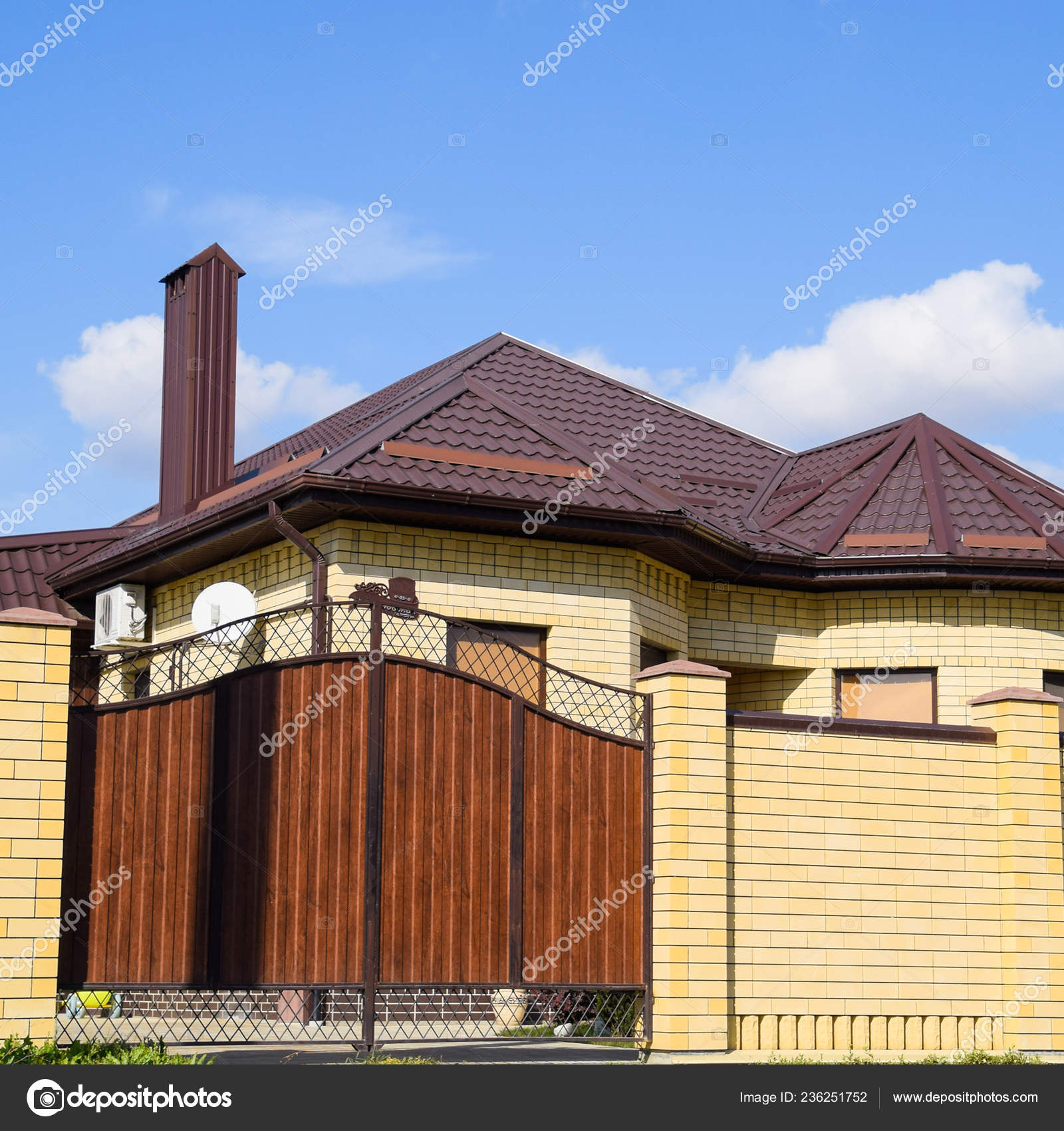 Decorative Metal Roof Brick House Fence Made Corrugated Metal