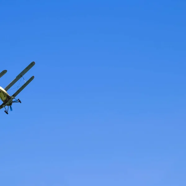 Aeronaves Aviação Agrícola Pulverização Fertilizantes Pesticidas Campo Com Aeronave — Fotografia de Stock