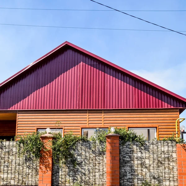 Maison Individuelle Avec Toit Tôles Acier Tôles Sur Toit Types — Photo