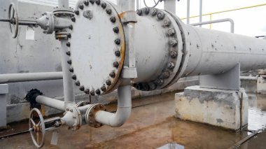 Isı değiştiriciler, Isıtma petrol için. Petrol rafinerisi. Birincil Petrol arıtma için donatım.