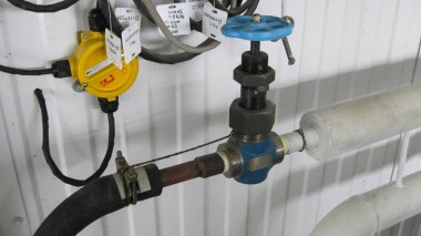 Petrol rafinerisi. Birincil petrol rafinerisi ekipmanı.