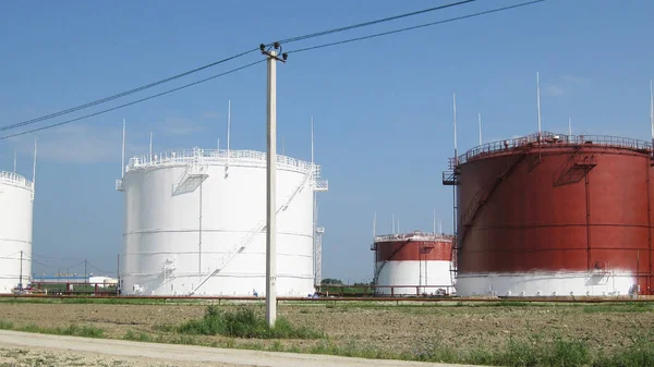 Tárolótartályok Kőolajtermékek Finomítói Berendezések — Stock Fotó