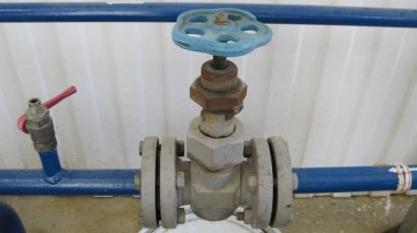 Petrol rafinerisi. Birincil petrol rafinerisi ekipmanı.