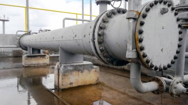 Isı değiştiriciler, Isıtma petrol için. Petrol rafinerisi. Birincil Petrol arıtma için donatım.