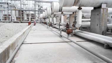 Petrol rafinerisi. Birincil petrol rafinerisi ekipmanı.