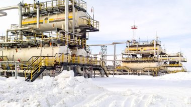 Rusya, Nefteyugansk - 24 Ocak 2016: ayırıcı. Ekipman petrol ayrılması için. Modüler petrol arıtma. Bulite ayrılması için