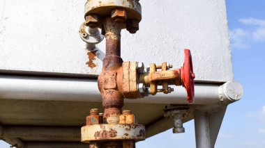 Kapama vanaları yüksek basınçlı ekipman akışı. Petrol donanımı.