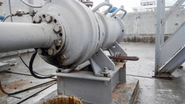 Ürünleri ve Petrol pompalama için pompa. Petrol rafinerisi. Birincil Petrol arıtma için donatım.