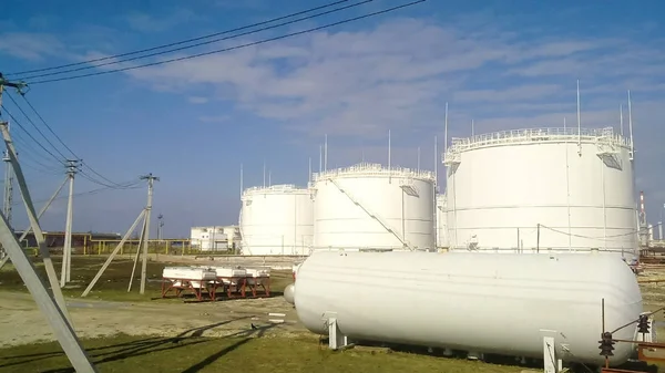 Tanque Aço Vertical Capacidades Para Armazenamento Petróleo Gasolina Querosene Diesel — Fotografia de Stock
