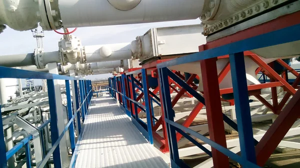Plataforma Servicio Acero Escaleras Refinería Equipos — Foto de Stock