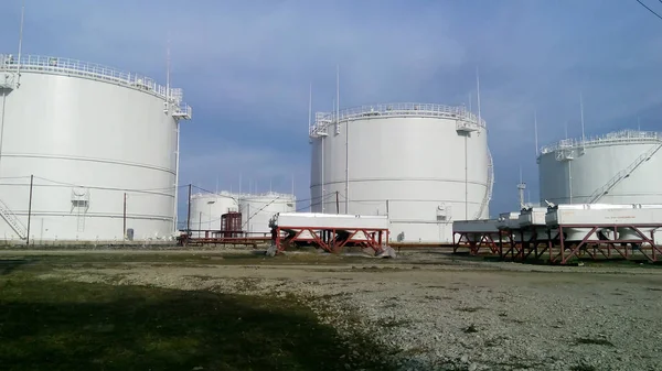 Tanques Armazenamento Para Produtos Petrolíferos Refinaria Equipamentos — Fotografia de Stock