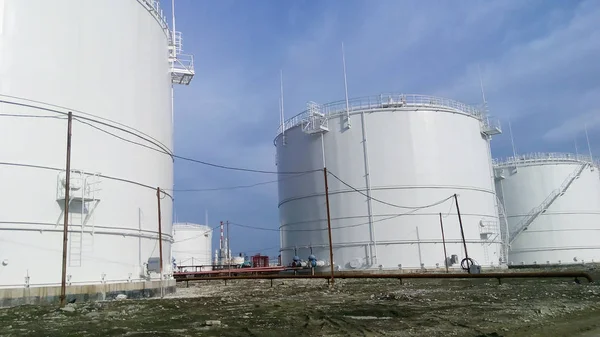 Zbiorniki Dla Produktów Naftowych Urządzenia Rafinerii — Zdjęcie stockowe