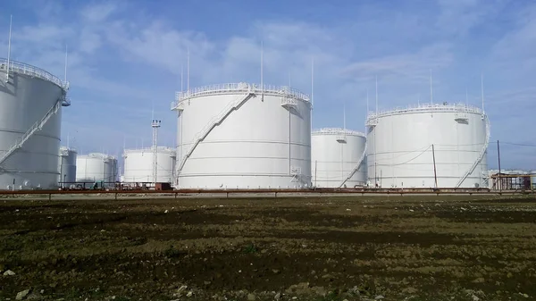 Резервуары Хранения Нефтепродуктов Нпз — стоковое фото