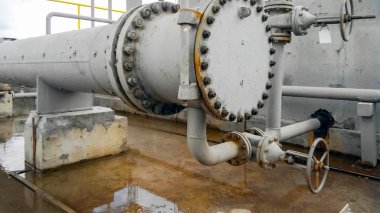 Isı değiştiriciler, Isıtma petrol için. Petrol rafinerisi. Birincil Petrol arıtma için donatım.