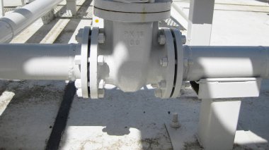 Petrol rafinerisi. Birincil petrol rafinerisi ekipmanı.