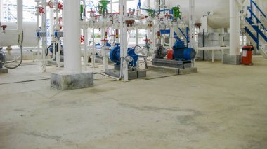 Benzin Pompa santrifüj pompalar. Rafineri pompa. Petrol rafinerisi. Birincil Petrol arıtma için donatım.