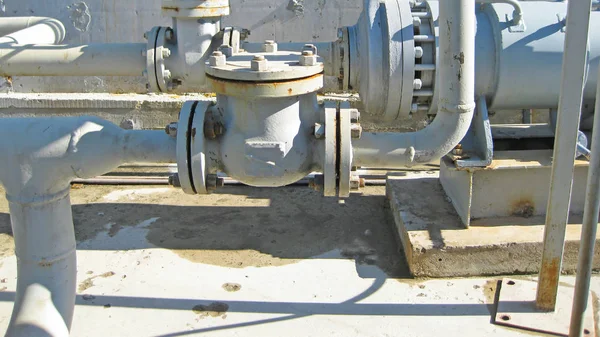 Latch Pipeline Oil Refinery Equipment Primary Oil Refining — Stock Photo, Image