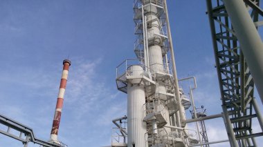 Damıtma sütunları ve Isıtma fırını