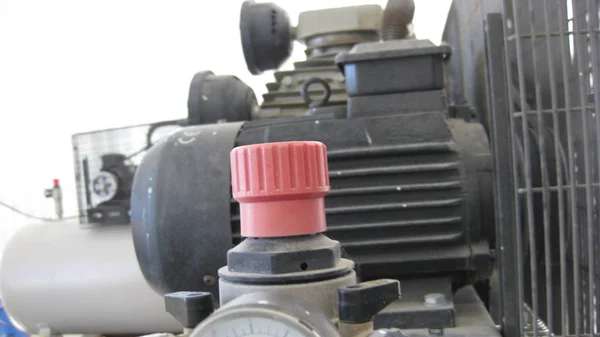 Luftkompressor. utrustning för att skapa tryck luft. — Stockfoto